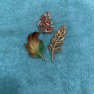 Vintage Leaf and Floral Brooch Set